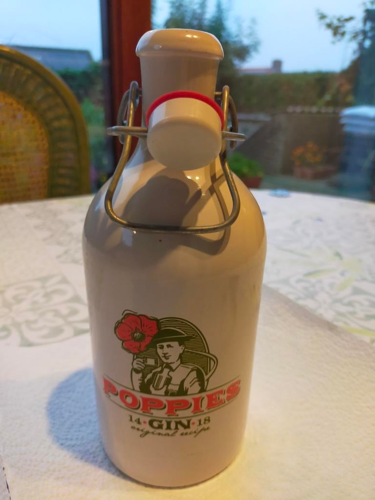 Lege stenen fles Gin ,poppies,, Enlèvement, Comme neuf