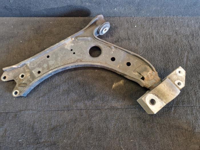 Bras de suspension avant gauche d'un Volkswagen Golf, Volkswagen, -, 3 mois de garantie, Utilisé