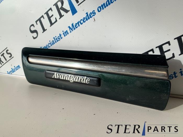 Sierstrip van een Mercedes E-Klasse, Ophalen of Verzenden, 3 maanden garantie, Gebruikt, Mercedes-Benz