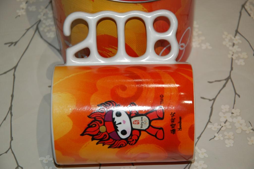 Tasse Jeux Olympiques de Beijing 2008 dans sa boîte, Enlèvement ou Envoi, Comme neuf, Porcelaine, Tasse et/ou soucoupe