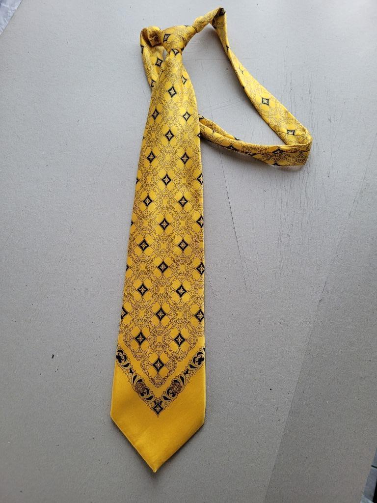 Stropdas van Versace, Kleding | Heren, Geel, Ophalen of Verzenden, Zo goed als nieuw, Met patroon