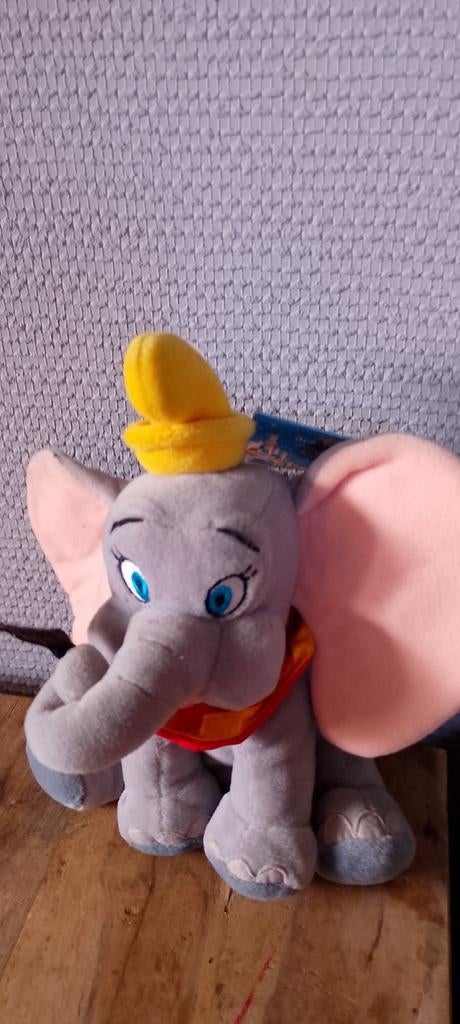 Dumbo pluche, Ophalen of Verzenden, Zo goed als nieuw, Knuffel