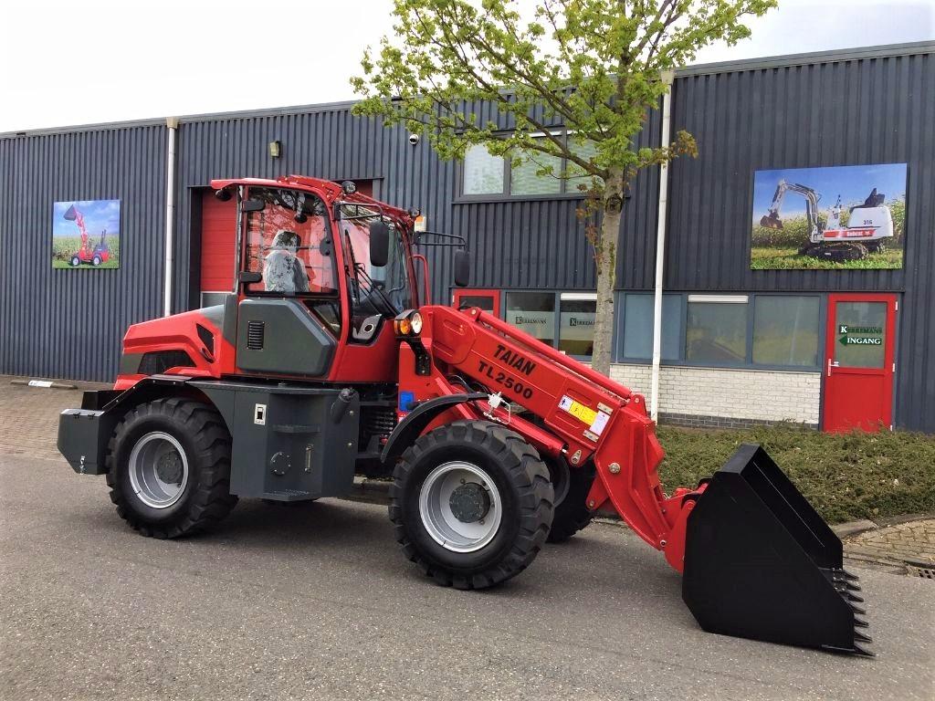 Nieuwe TAIAN TL2500 Telescooplader kniklader, Articles professionnels, Machines & Construction | Grues & Excavatrices, Chargeuse sur pneus ou Chouleur