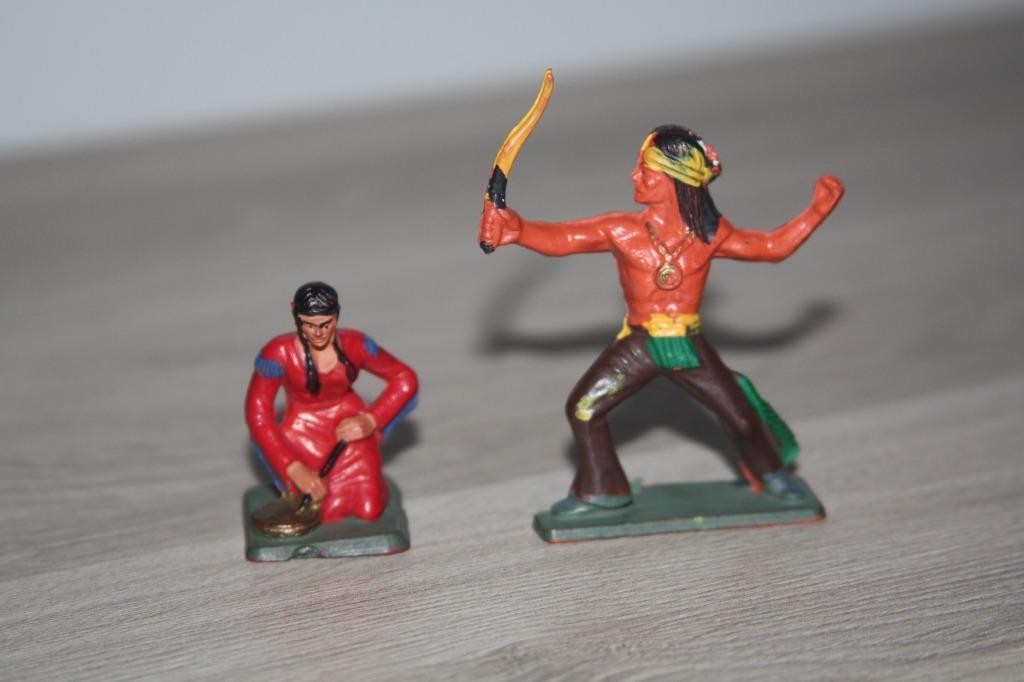 2x oude indianen Starlux figuren , (6 en 3 cm ), Enlèvement ou Envoi, Utilisé