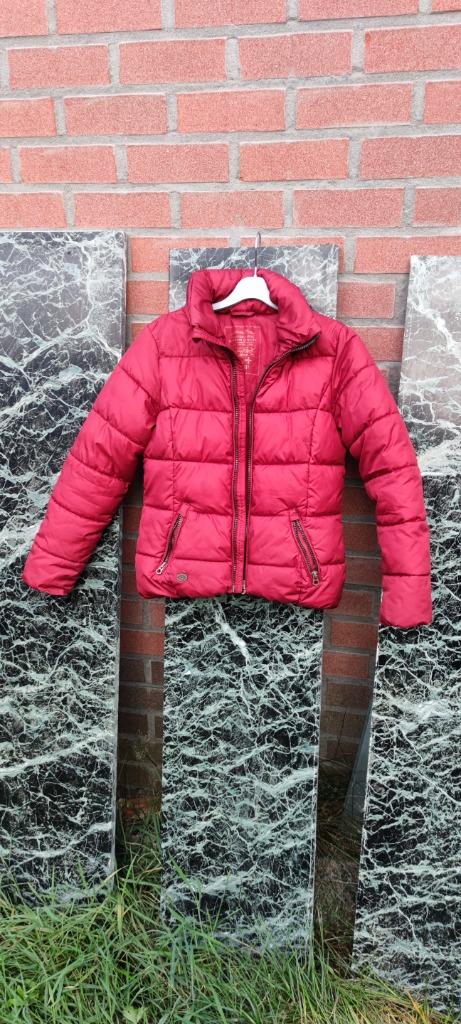 Warm rode bordeaux rood jas winterjas kap in kraag 140 146, Ophalen of Verzenden, Gebruikt, Meisje, Jas