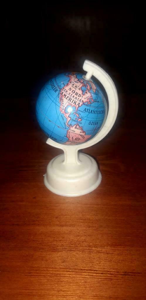 Ancien petit globe de poupée, Enlèvement ou Envoi, Utilisé, Maison de poupées