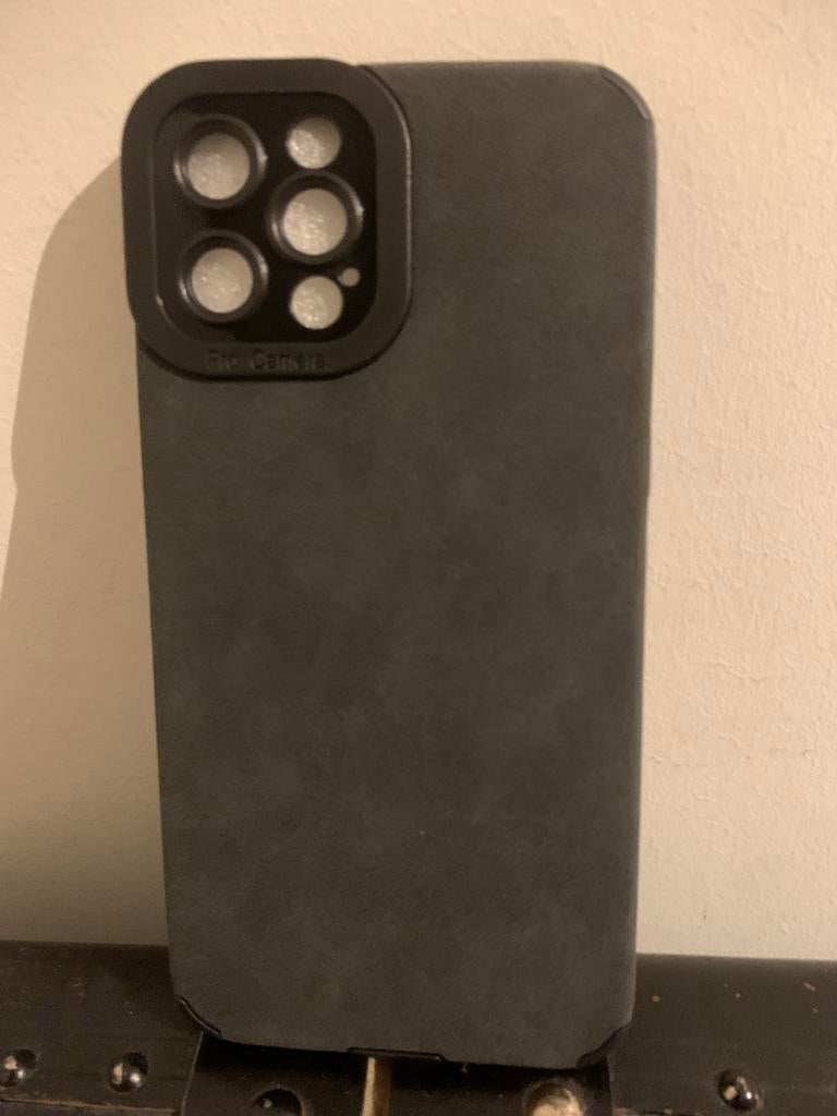 Coque iPhone 14 Pro Max – Velours noir (Neuve sous blister), Télécoms, Enlèvement ou Envoi, Neuf