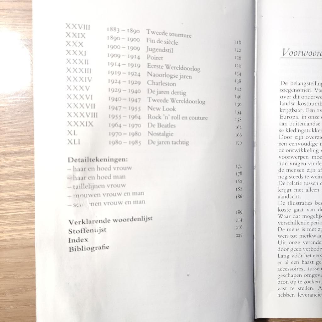 Elseviers kostuumgids, Boeken, Ophalen of Verzenden, Gelezen