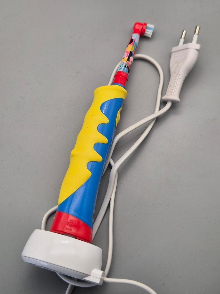 electrische tandenborstel Oral B Pro kids Disney, Elektronische apparatuur, Ophalen of Verzenden