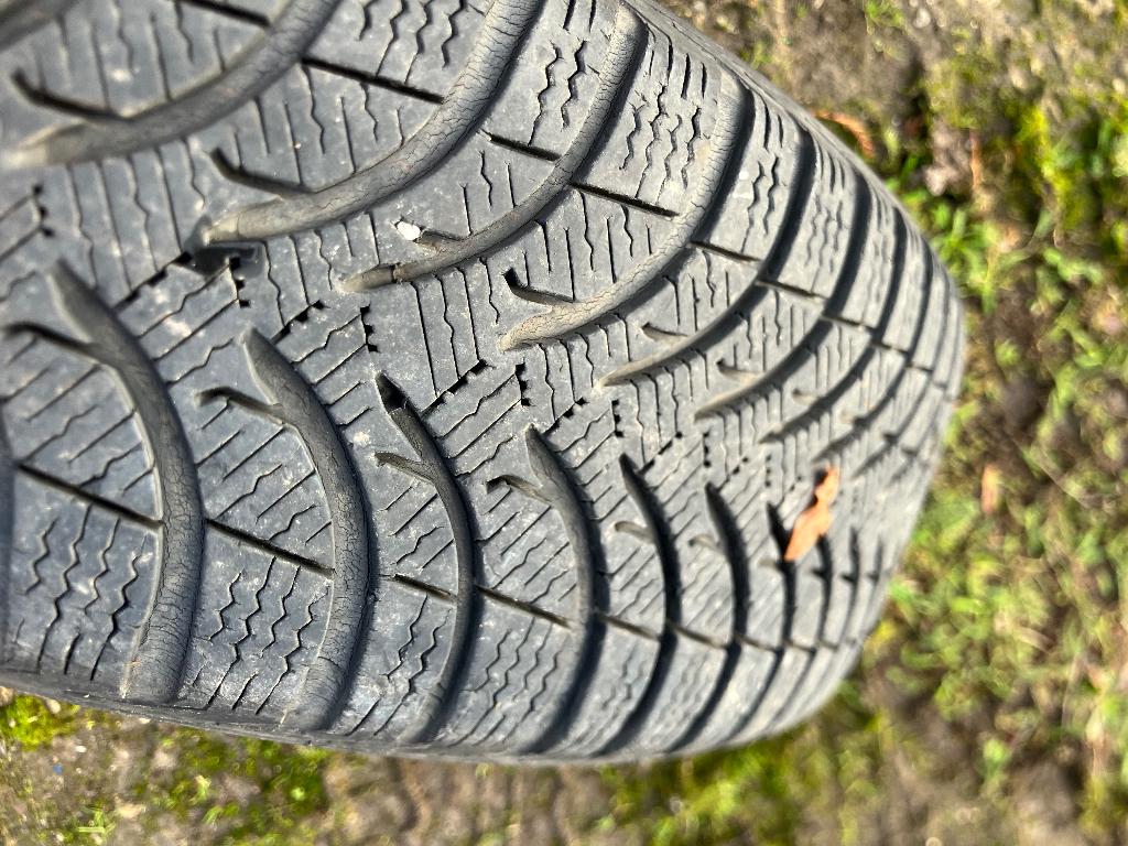 Winterbanden op metalen velg Michelin Alpin 185/65R15, Auto-onderdelen, Ophalen, Gebruikt, 15 inch, Banden en Velgen