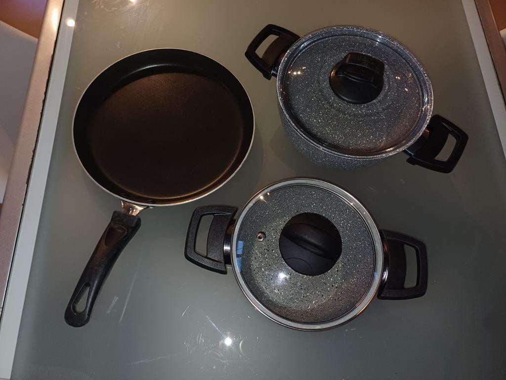 Lot de poêles et casseroles avec couvercles, Enlèvement ou Envoi, Comme neuf