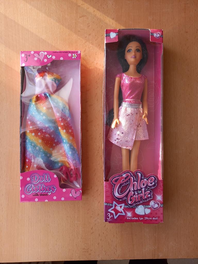 NIEUW pop met kleedje, Kinderen en Baby's, Ophalen of Verzenden, Nieuw, Barbie