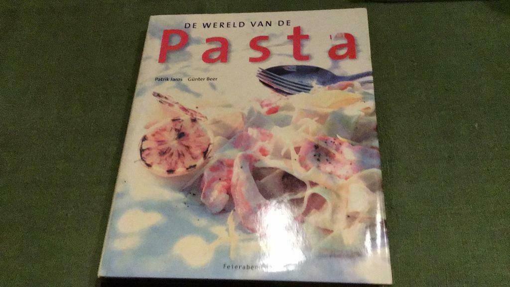 De wereld van de pasta (m), Ophalen of Verzenden, Zo goed als nieuw, Italië, Hoofdgerechten