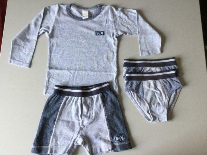 Absorba, tshirt et caleçon 4 ans ou taille 102, Enlèvement ou Envoi, Utilisé, Garçon, Vêtements de nuit ou Sous-vêtements