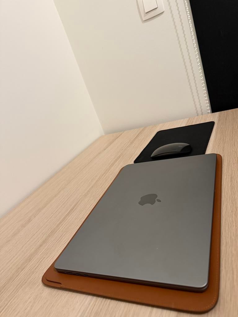 Macbook, Ophalen, 512 GB, Zo goed als nieuw, MacBook