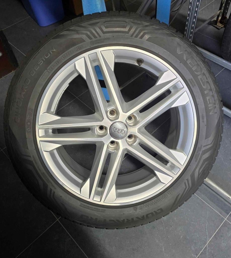 Set d'hiver S line Audi Q5 2020 235/55R19 vredestein quattra, Autos : Pièces & Accessoires, Pneus & Jantes, Enlèvement, Pneu(s)