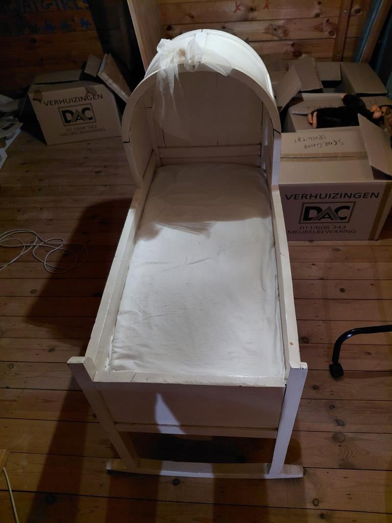 Brocante wieg, Ophalen
