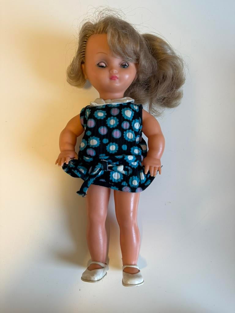 Poupée Bella Made in France Vintage 1960-1970 Yeux Dormeur, Collections, Enlèvement ou Envoi, Utilisé, Poupée, Réaliste ou Reborn