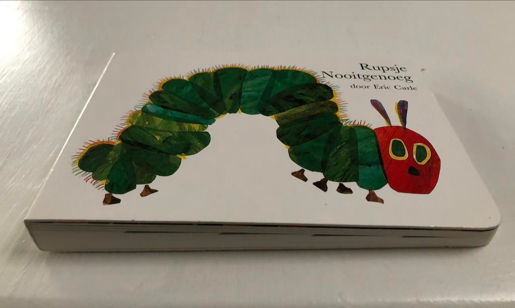 nieuw kinderboek Rupsje Nooitgenoeg Eric Carle 9789025726447, Boeken, Ophalen of Verzenden, Nieuw, Eric Carle, Uitklap-, Voel- of Ontdekboek