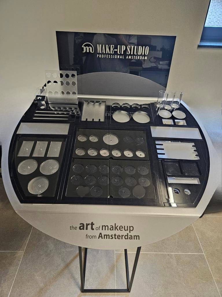 Make-up stand leeg, Ophalen, Gehele gezicht, Zwart, Zo goed als nieuw