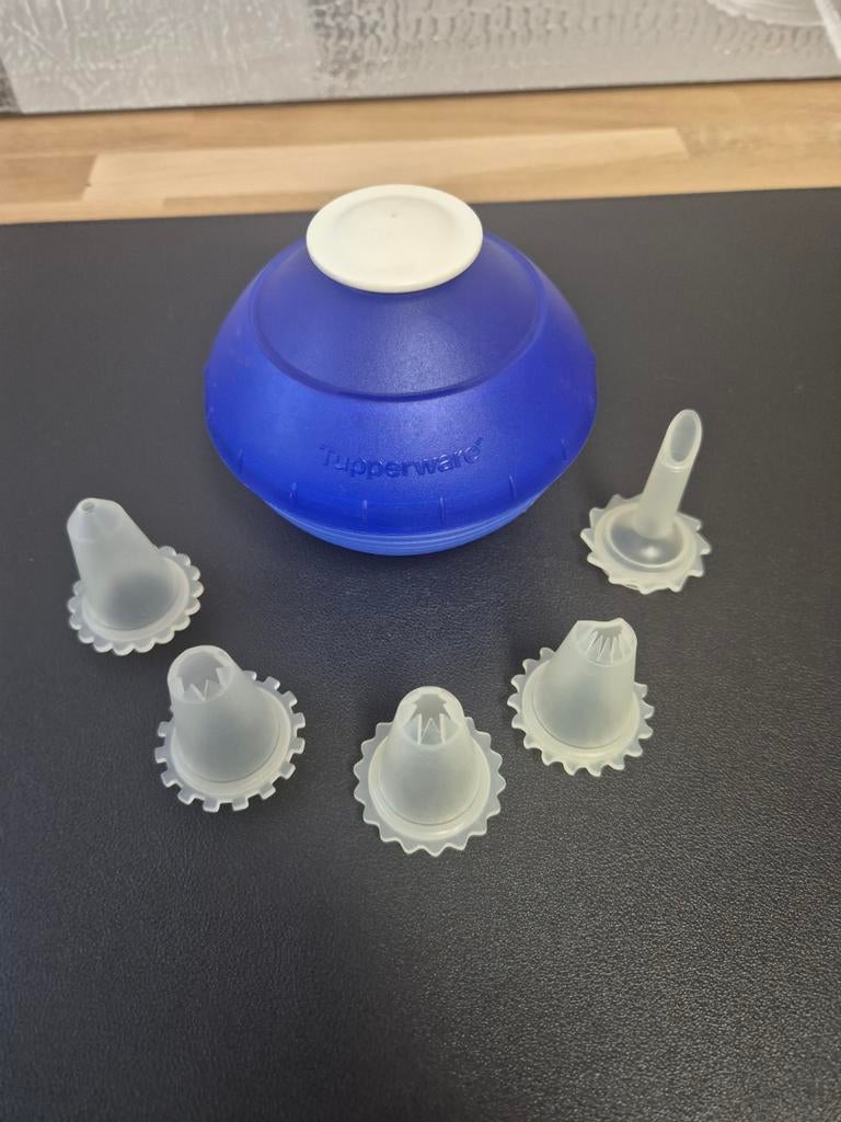 Douille pour crème Tupperware, Maison & Meubles, Cuisine| Tupperware, Enlèvement, Crème