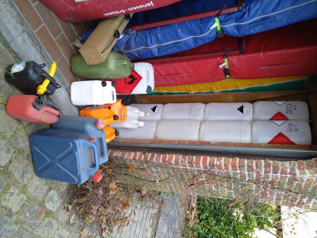 Groot lot Jerrycans UN-toelating, Auto diversen, Overige Auto diversen, Ophalen