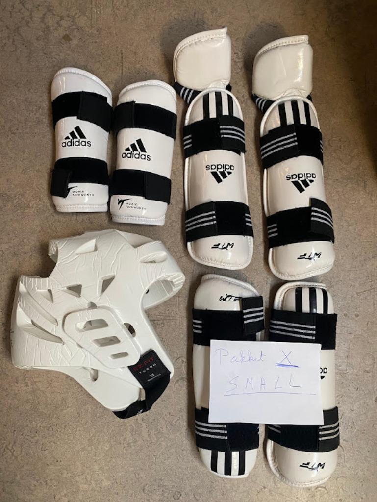Taekwondo bescherming voor kids Adidas en FZ-FIT Mt XS en S, Maat XS of kleiner, Ophalen of Verzenden, Taekwondo