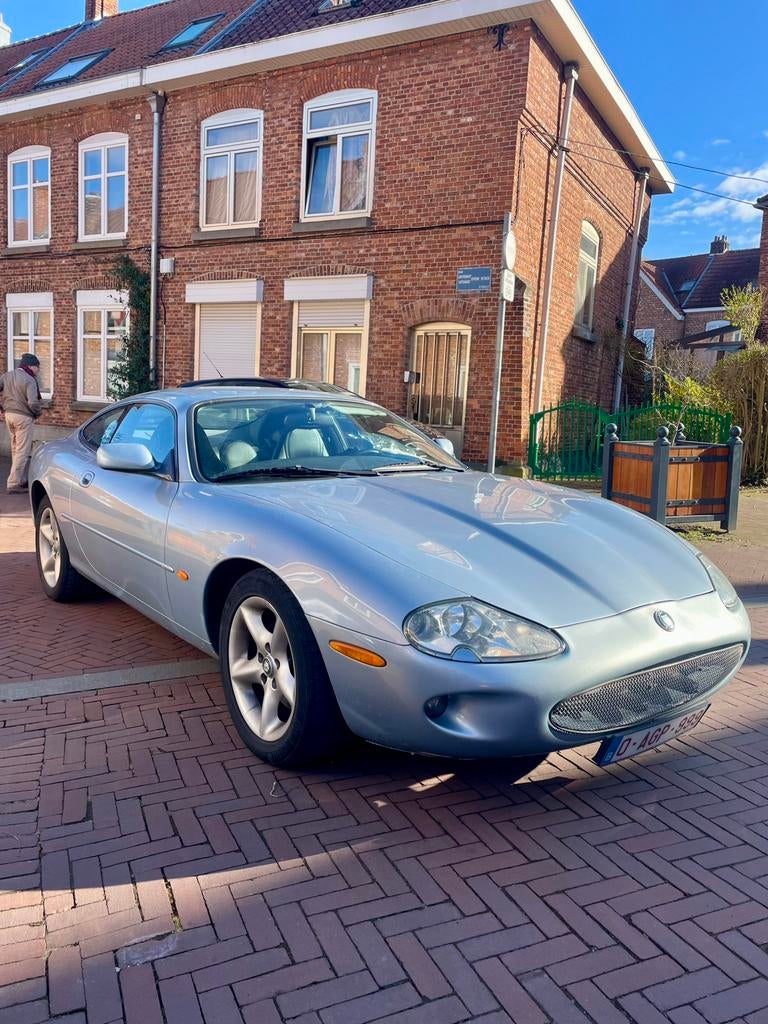 JAGUAR XK8 COUPE 1997, Autos, Jaguar, Particulier, Ordinateur de bord, Essence, Euro 2, Coupé, 2 portes, Automatique, Bleu, Noir