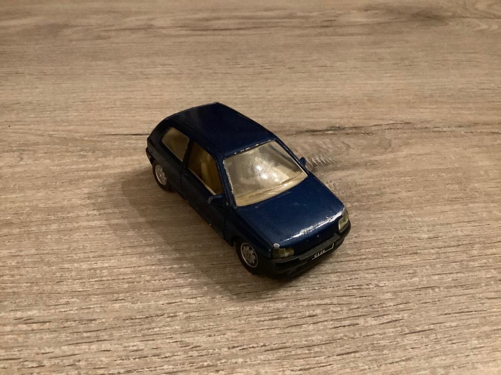 Miniatuur auto Renault Clio (Schaal 1/43), Ophalen of Verzenden, Gebruikt, Auto, Solido