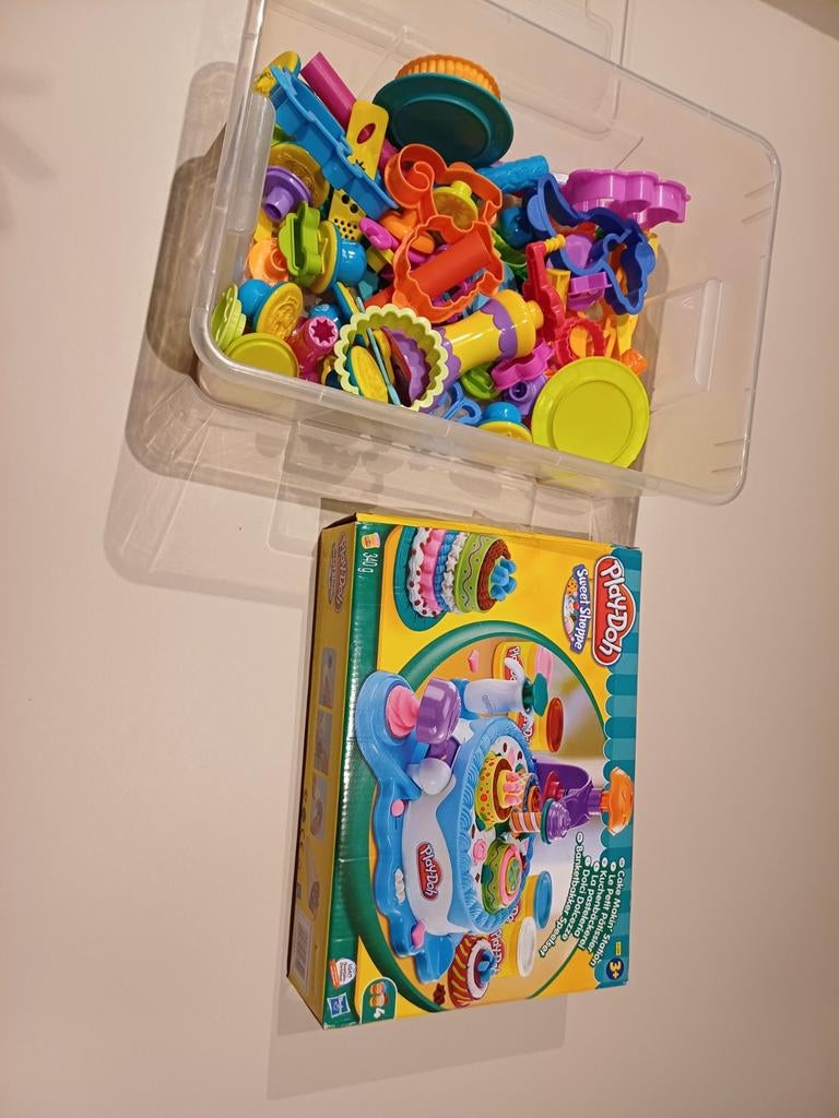 Play-Doh plasticine banketbakker speelset + extra toebehoren, Ophalen of Verzenden, Zo goed als nieuw