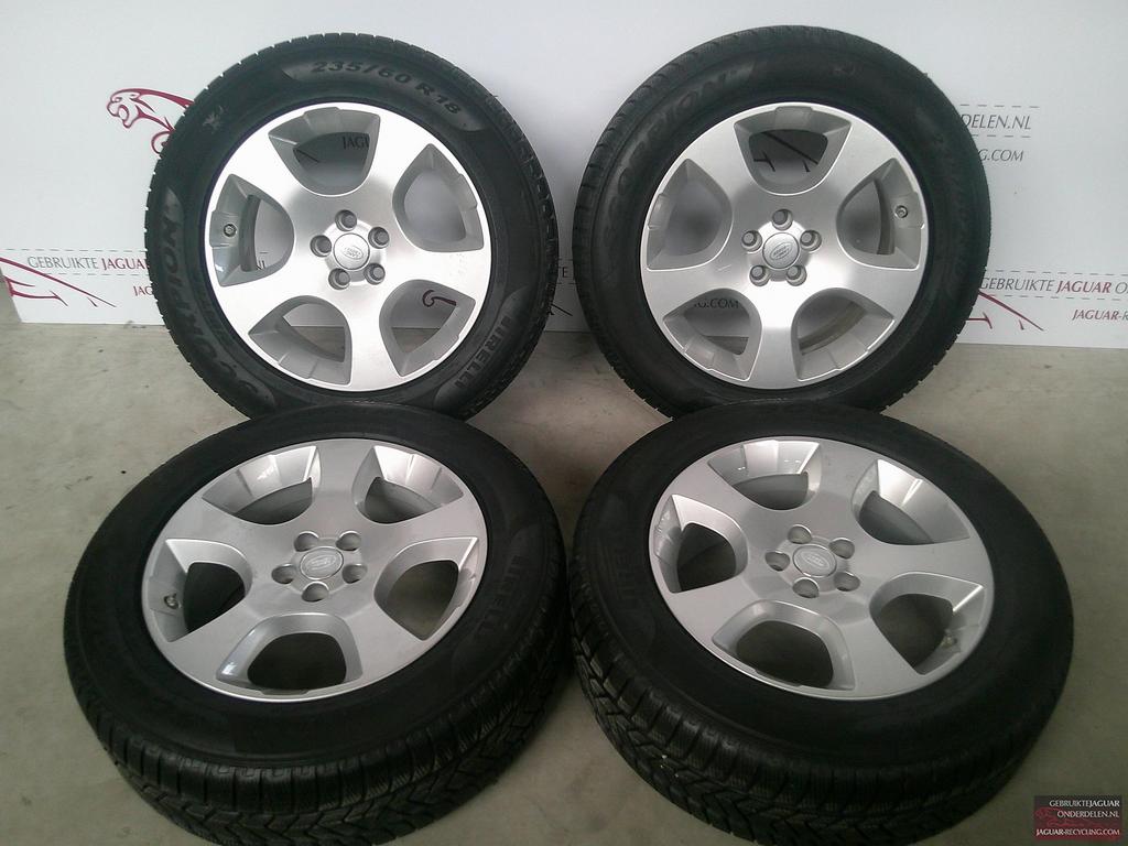18″ Discovery sport velgen set met winterbanden, Enlèvement ou Envoi, Utilisé, Véhicule tout-terrain, Jante(s)