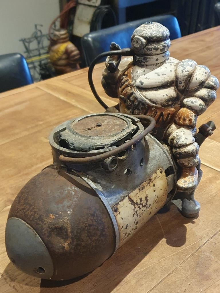 Jaren 20 michelin bibendum compressor compresseur, Ophalen