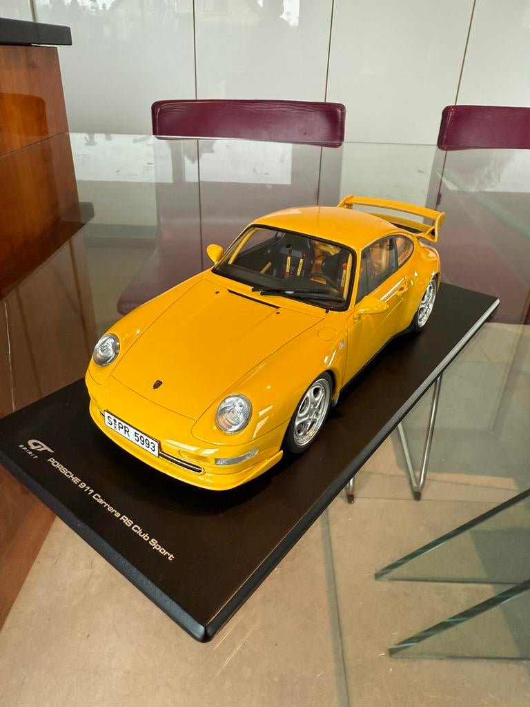 Porsche 911 type 993 RS Clubsport 1995 1/18GT Spirit GT005ZM, Hobby & Loisirs créatifs, Enlèvement ou Envoi, Comme neuf, Voiture