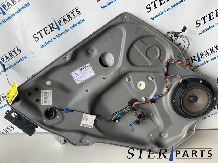 Mécanique vitre 4portes arrière gauche d'un Mercedes A-Kla, Enlèvement ou Envoi, 3 mois de garantie, Utilisé, Mercedes-Benz