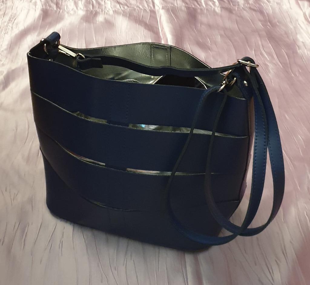 Sac à main ou en bandoulière en cuir bleu marine, Enlèvement ou Envoi, Neuf, Bleu, Sac à bandoulière