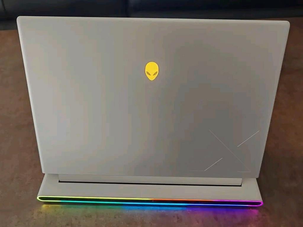 Pc portable gamer Alienware i7 RTX 2080  écran 4K OLED, Computers en Software, Windows Laptops, Ophalen of Verzenden, 8 GB