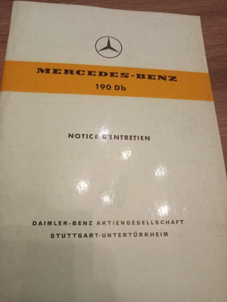 Mercedes 190Db notice d'entretien, Auto diversen, Handleidingen en Instructieboekjes, Ophalen of Verzenden