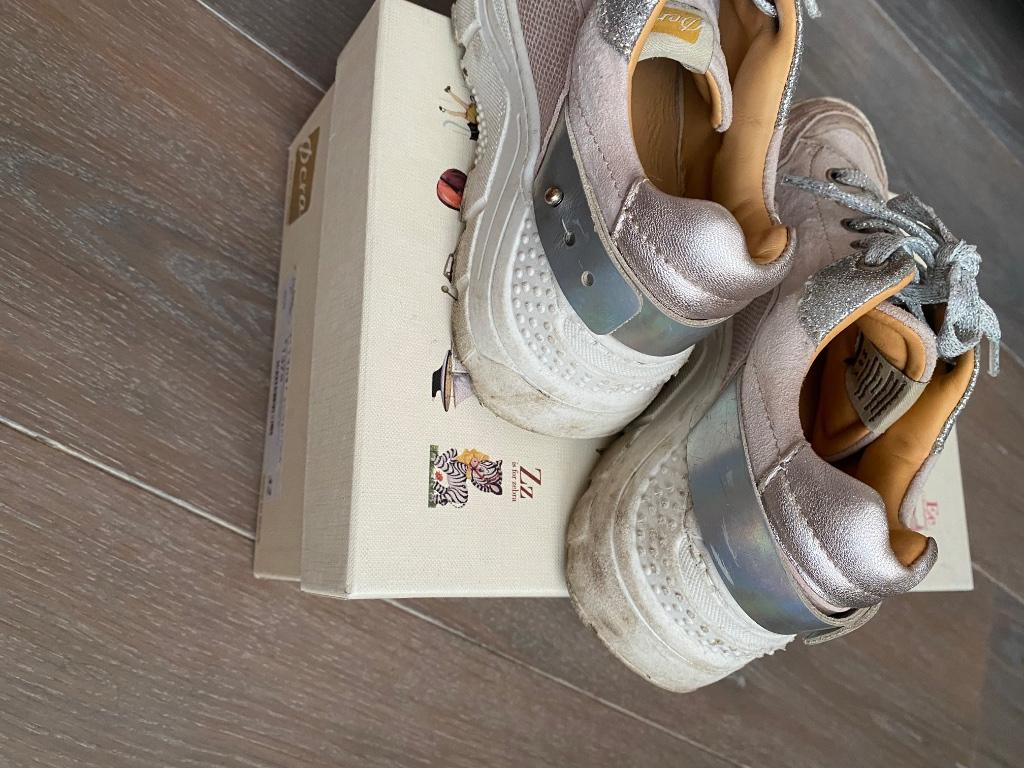 Sneakers maat 32 in gebruikte staat., Gebruikt, Meisje, Schoenen, Ophalen of Verzenden