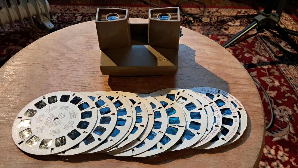 View Master Sawyers - Visionneuse + disques, Collections, Personnages de BD, Utilisé, Image, Affiche ou Autocollant, Tintin, Enlèvement ou Envoi