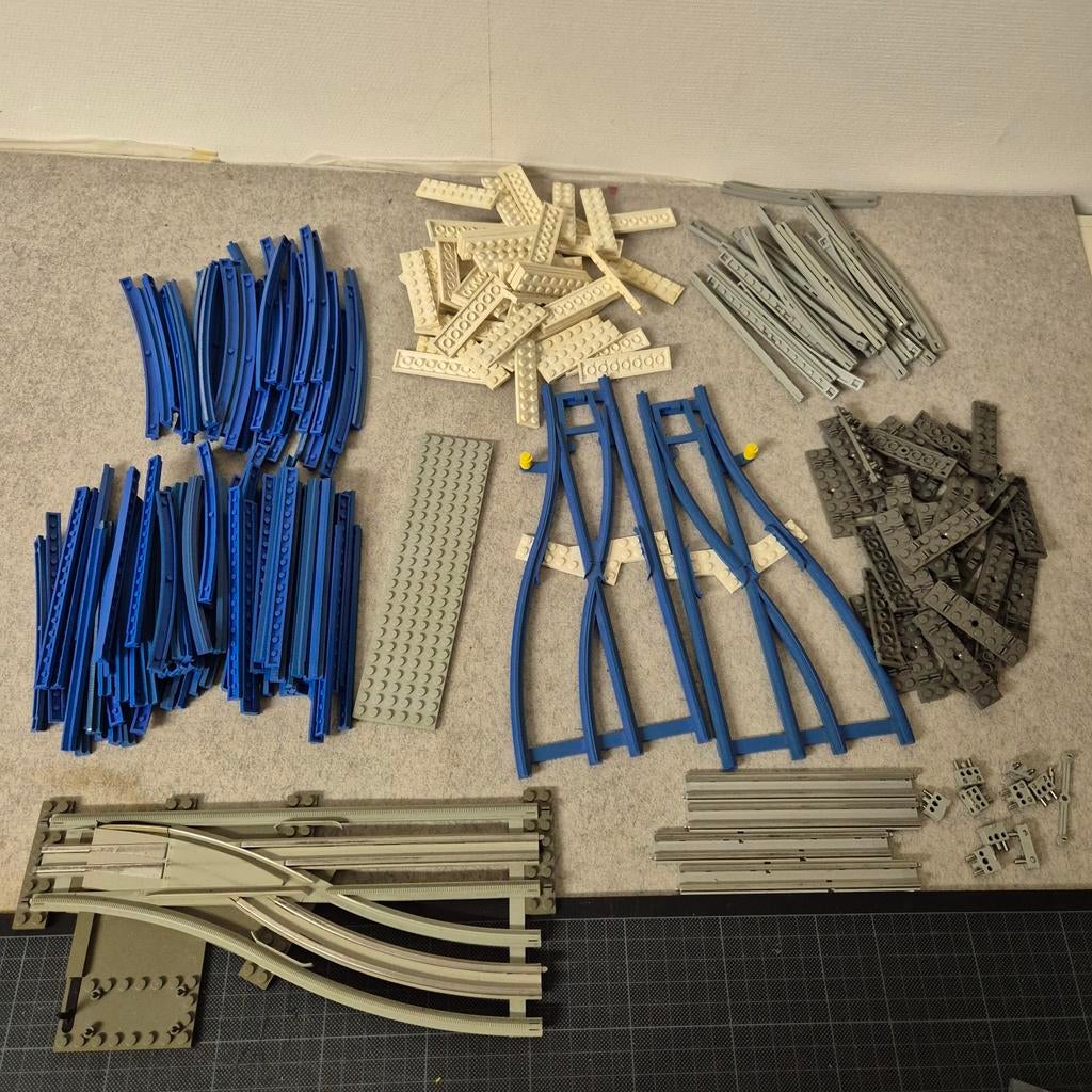 Lego vintage blauwe en grijze treinrails, Ophalen of Verzenden, Lego