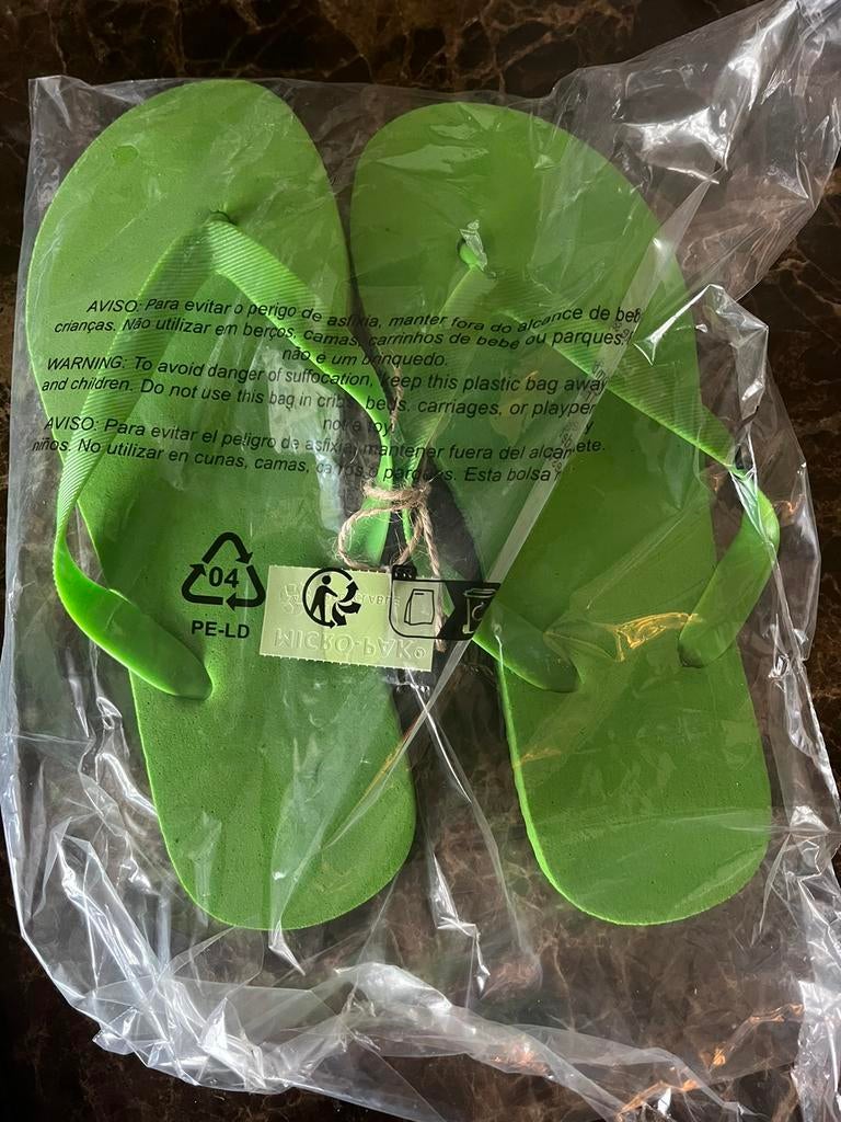 Teenslippers groen NIEUW 100 stuks, Ophalen, Nieuw, Groen, Slippers
