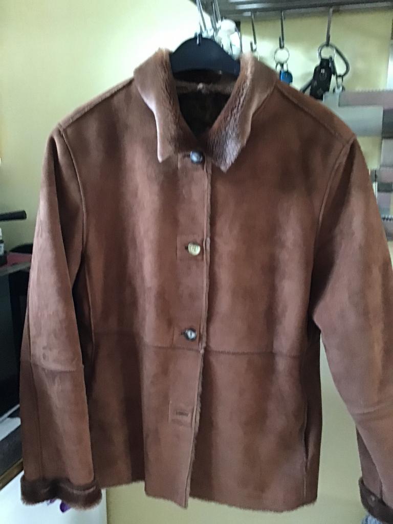 Zachte lederlook jas, daim., Ophalen of Verzenden, Zo goed als nieuw, Maat 42/44 (L), Beige