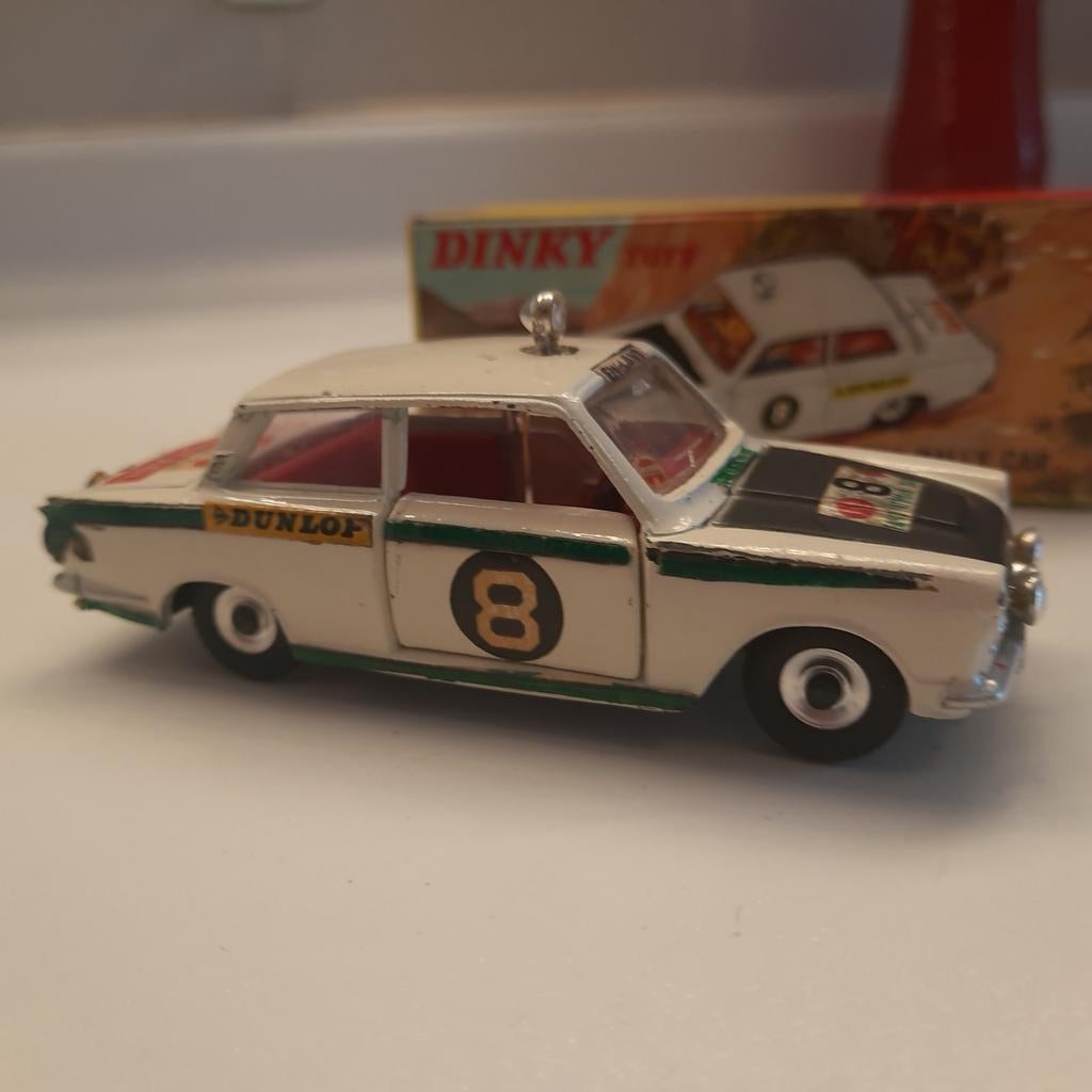 VOITURE DE RALLYE FORD CORTINA DINKY UK N 212 *VINTAGE* 1/4, Enlèvement, Comme neuf, Voiture, Dinky Toys