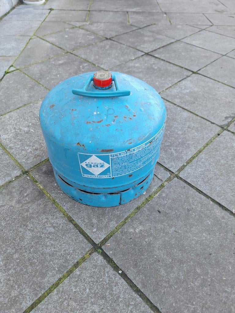 Halfvolle fles, Enlèvement
