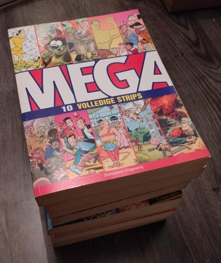 8 MEGA stripboeken, Boeken, Meerdere stripboeken, Ophalen, Gelezen