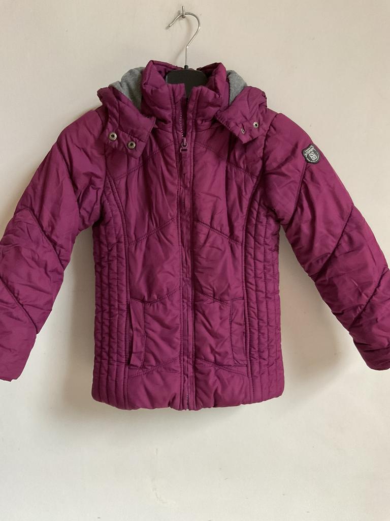 Doudoune à capuche amovible pour fille 116/122, Esprit, Enfants & Bébés, Vêtements enfant | Taille 116, Comme neuf, Enlèvement ou Envoi