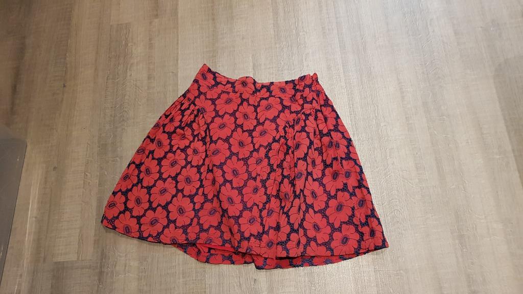 Rok Lavand bloemen rood maat S, Robe ou Jupe, Enlèvement ou Envoi, Comme neuf, Lavand