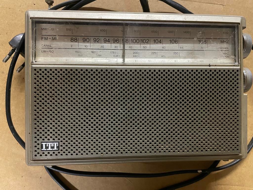 Transistor radio ITT, Ophalen of Verzenden, Zo goed als nieuw, Radio