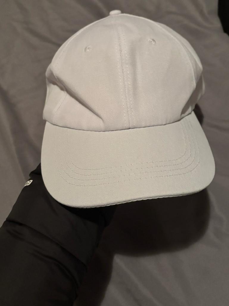 witte pet te koop, Kleding | Dames, Hoeden en Petten, Ophalen, Zo goed als nieuw, One size fits all, Pet