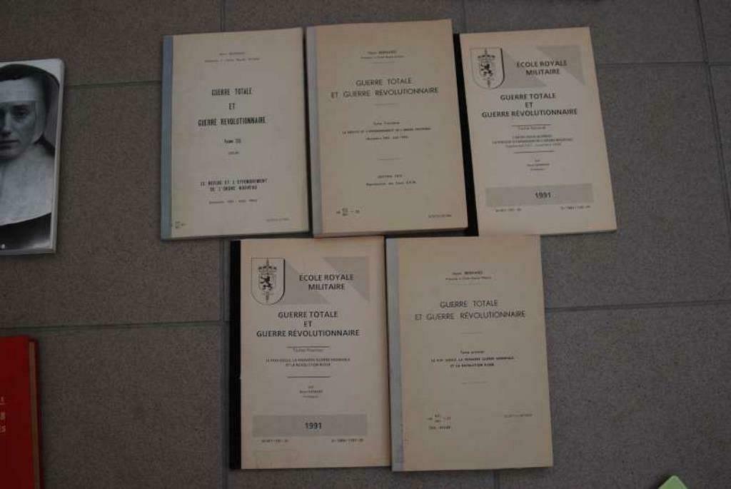 Henri Bernard Guerre Totale et Guerre Révolutionnaire  1914, Enlèvement ou Envoi, Utilisé